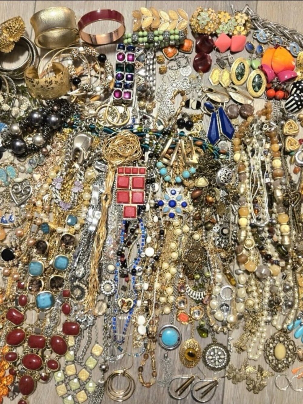 3 LB Vintage to Modern Jewelry Lot | Mostly Wearable | Repair Craft Resale Bulk - Picture 6 of 11